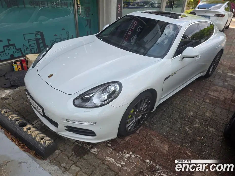 Porsche Panamera 2014 3.0 автомат (гидро), фото 1 Porsche Panamera 2014 3.0 автомат (гидро), фото 1