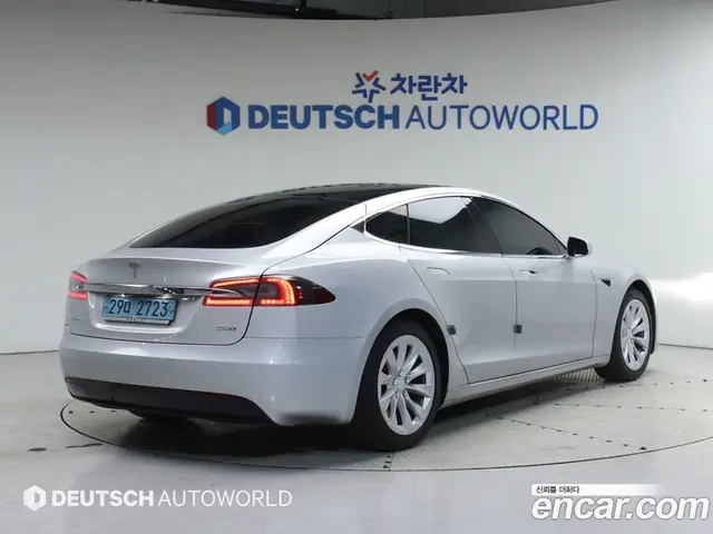 Tesla Model S 2017 автомат (гидро), миниатюра 2 Tesla Model S 2017 автомат (гидро), миниатюра 2