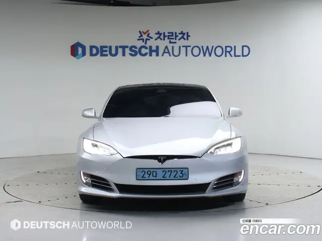 Tesla Model S 2017 автомат (гидро), миниатюра 3 Tesla Model S 2017 автомат (гидро), миниатюра 3