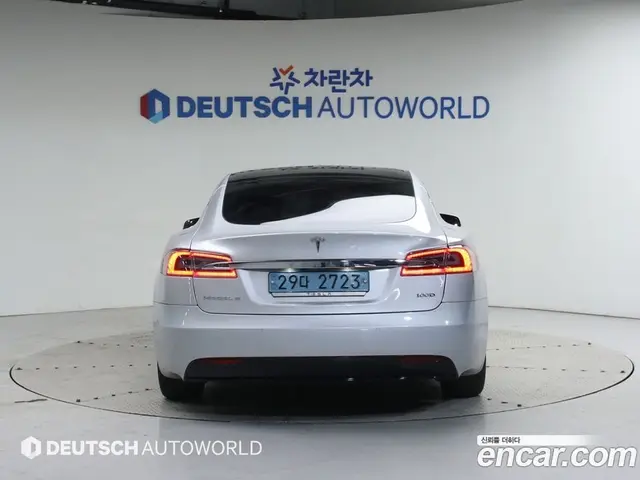 Tesla Model S 2017 автомат (гидро), миниатюра 4 Tesla Model S 2017 автомат (гидро), миниатюра 4