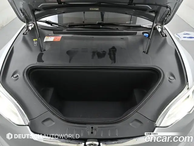 Tesla Model S 2017 автомат (гидро), миниатюра 6 Tesla Model S 2017 автомат (гидро), миниатюра 6