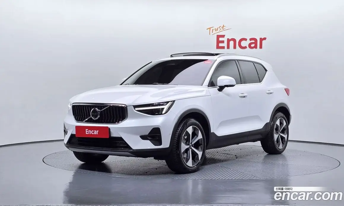 Volvo XC40 2024 2.0 автомат (гидро), фото 1 Volvo XC40 2024 2.0 автомат (гидро), фото 1