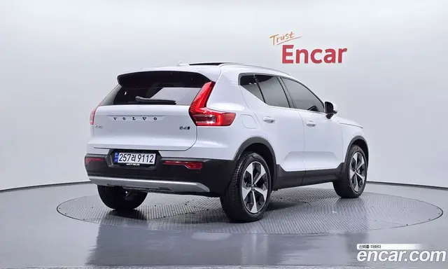 Volvo XC40 2024 2.0 автомат (гидро), миниатюра 2 Volvo XC40 2024 2.0 автомат (гидро), миниатюра 2