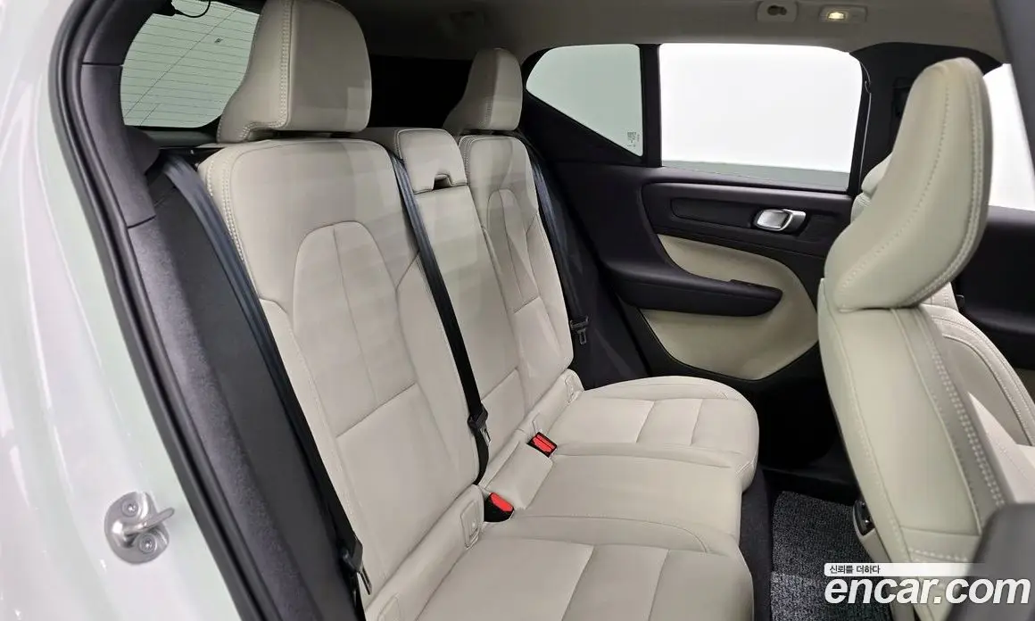 Volvo XC40 2024 2.0 автомат (гидро), фото 12 Volvo XC40 2024 2.0 автомат (гидро), фото 12