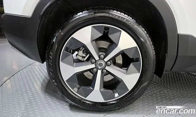 Volvo XC40 2024 2.0 автомат (гидро), миниатюра 5 Volvo XC40 2024 2.0 автомат (гидро), миниатюра 5