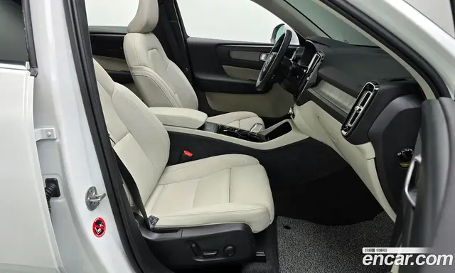 Volvo XC40 2024 2.0 автомат (гидро), миниатюра 10 Volvo XC40 2024 2.0 автомат (гидро), миниатюра 10