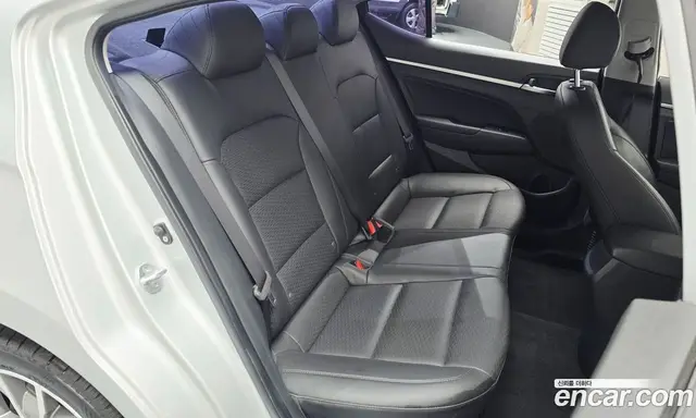Hyundai Avante 2018 1.6 автомат (гидро), миниатюра 11
