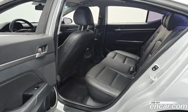 Hyundai Avante 2018 1.6 автомат (гидро), миниатюра 12