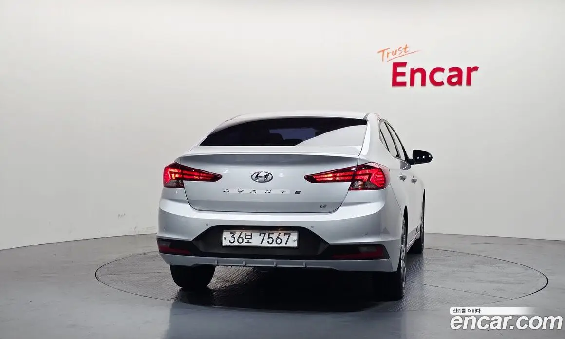 Hyundai Avante 2018 1.6 автомат (гидро), фото 4