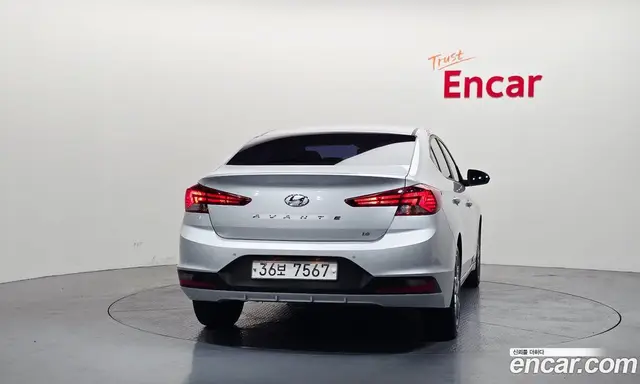 Hyundai Avante 2018 1.6 автомат (гидро), миниатюра 4