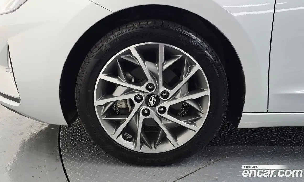 Hyundai Avante 2018 1.6 автомат (гидро), фото 5