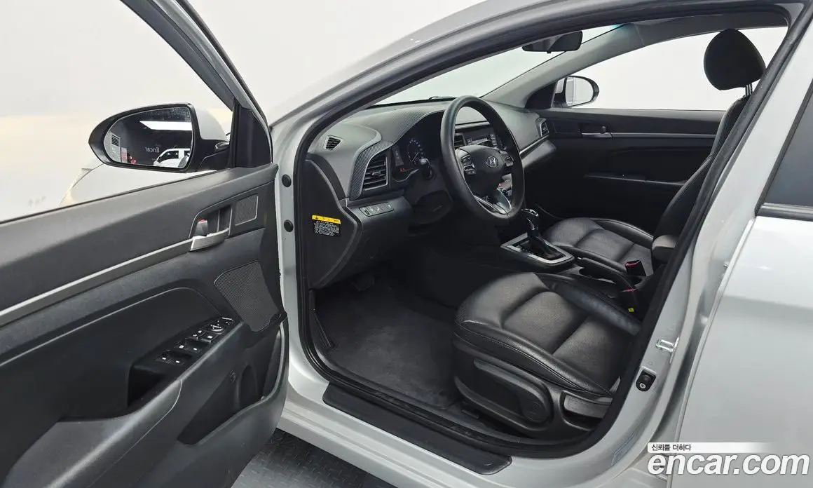 Hyundai Avante 2018 1.6 автомат (гидро), фото 10