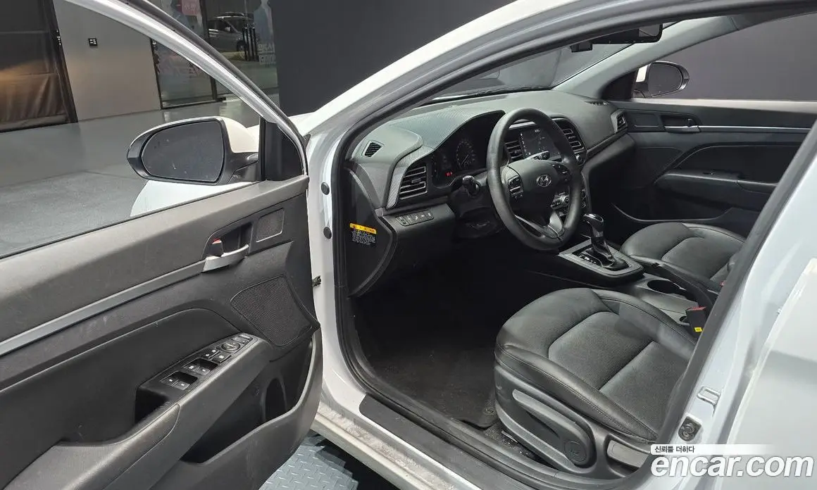 Hyundai Avante 2020 1.6 автомат (гидро), фото 13
