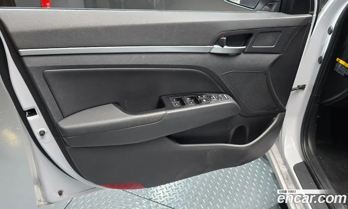 Hyundai Avante 2020 1.6 автомат (гидро), фото 14