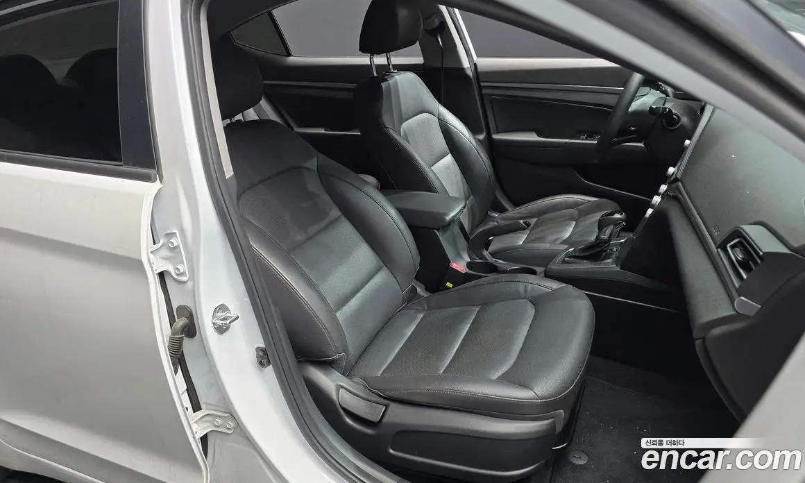 Hyundai Avante 2020 1.6 автомат (гидро), фото 16