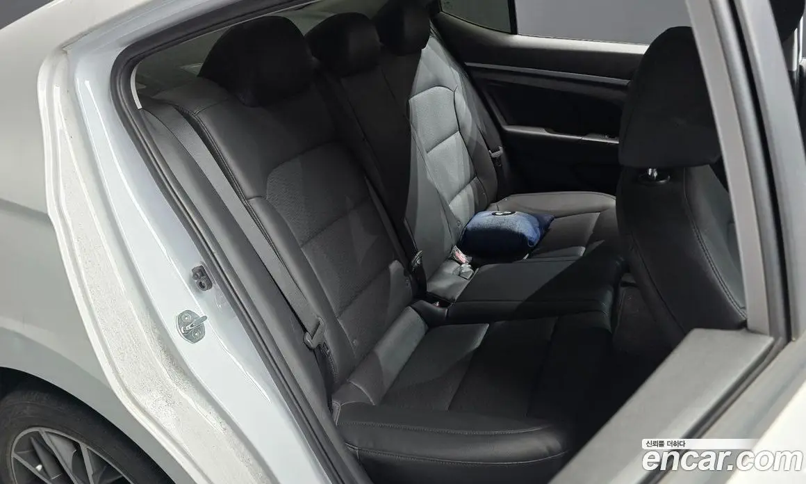Hyundai Avante 2020 1.6 автомат (гидро), фото 17