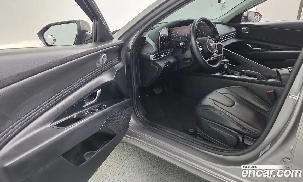 Hyundai Avante 2021 1.6 автомат (гидро), фото 13