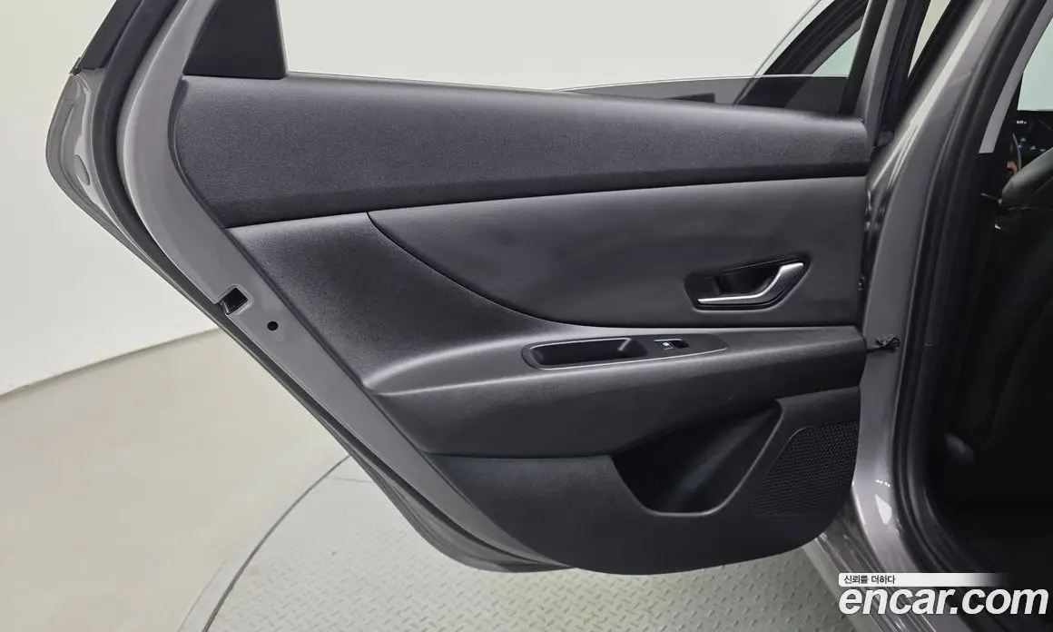 Hyundai Avante 2021 1.6 автомат (гидро), фото 15