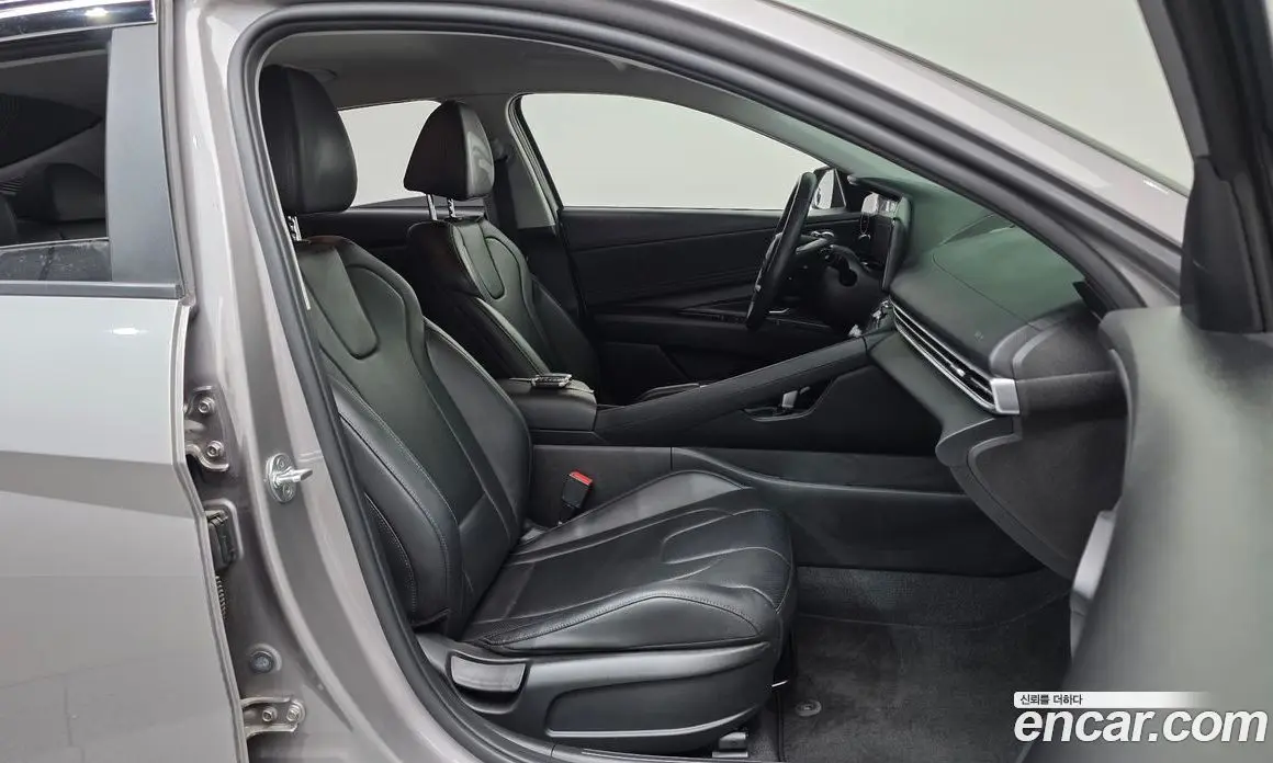 Hyundai Avante 2021 1.6 автомат (гидро), фото 16