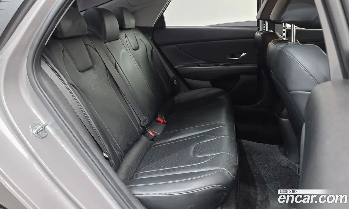 Hyundai Avante 2021 1.6 автомат (гидро), фото 17
