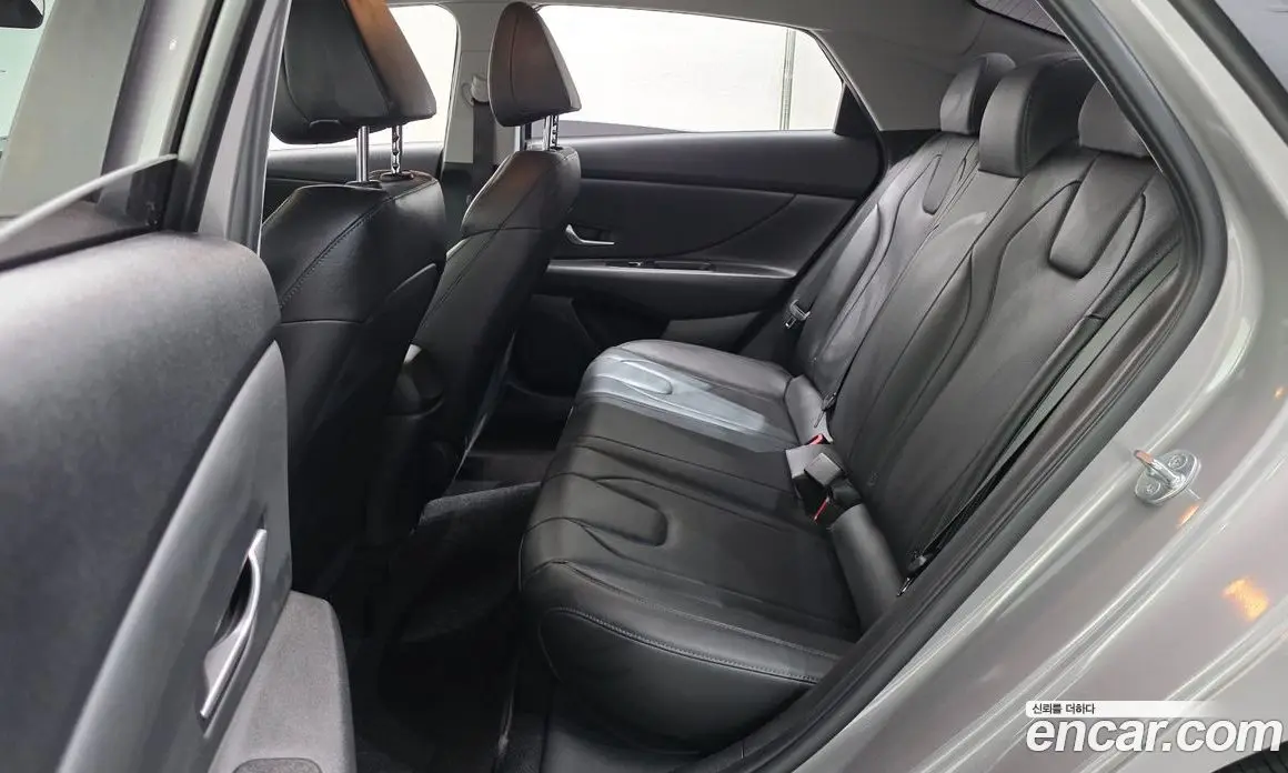 Hyundai Avante 2021 1.6 автомат (гидро), фото 18