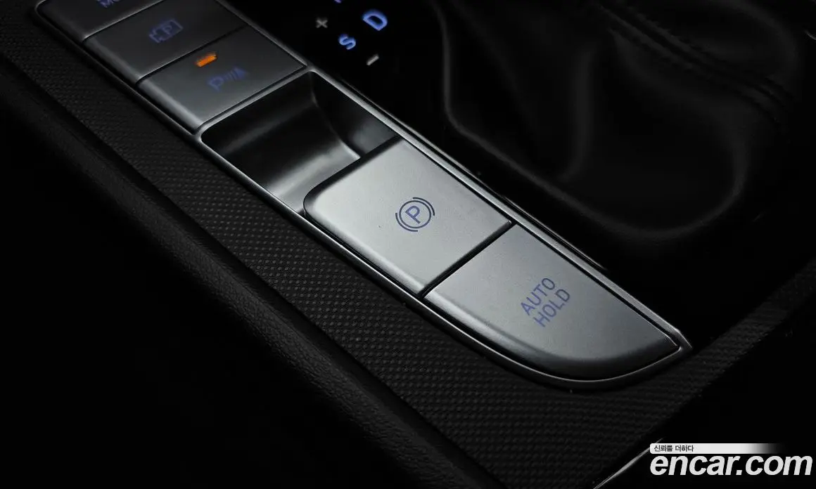 Hyundai Avante 2023 1.6 автомат (гидро), фото 33