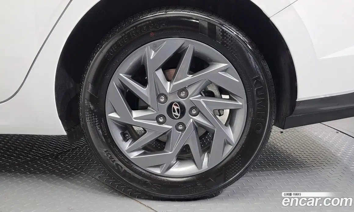 Hyundai Avante 2025 1.6 автомат (гидро), фото 7