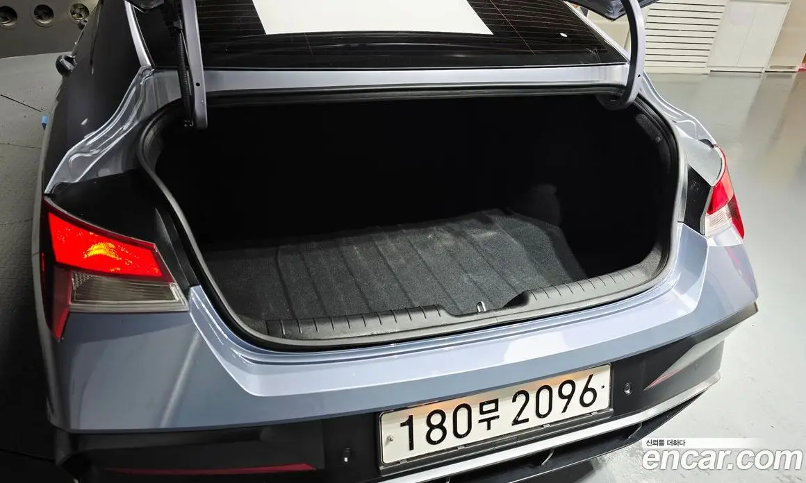Hyundai Avante 2025 1.6 автомат (гидро), фото 23