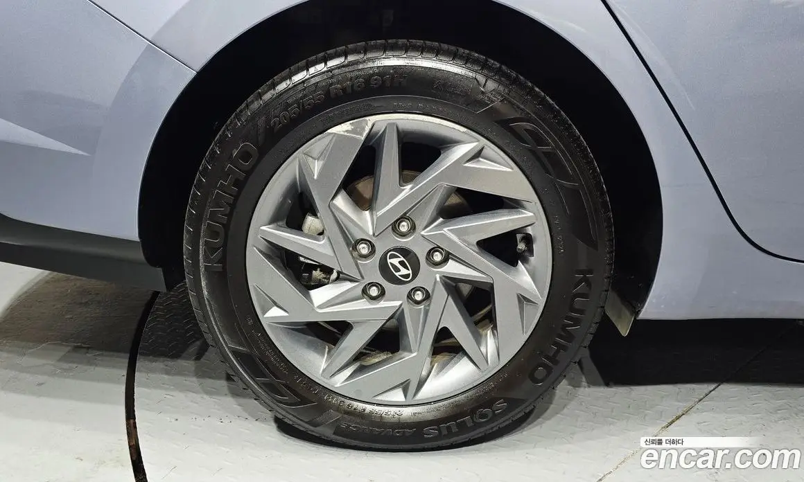 Hyundai Avante 2025 1.6 автомат (гидро), фото 5