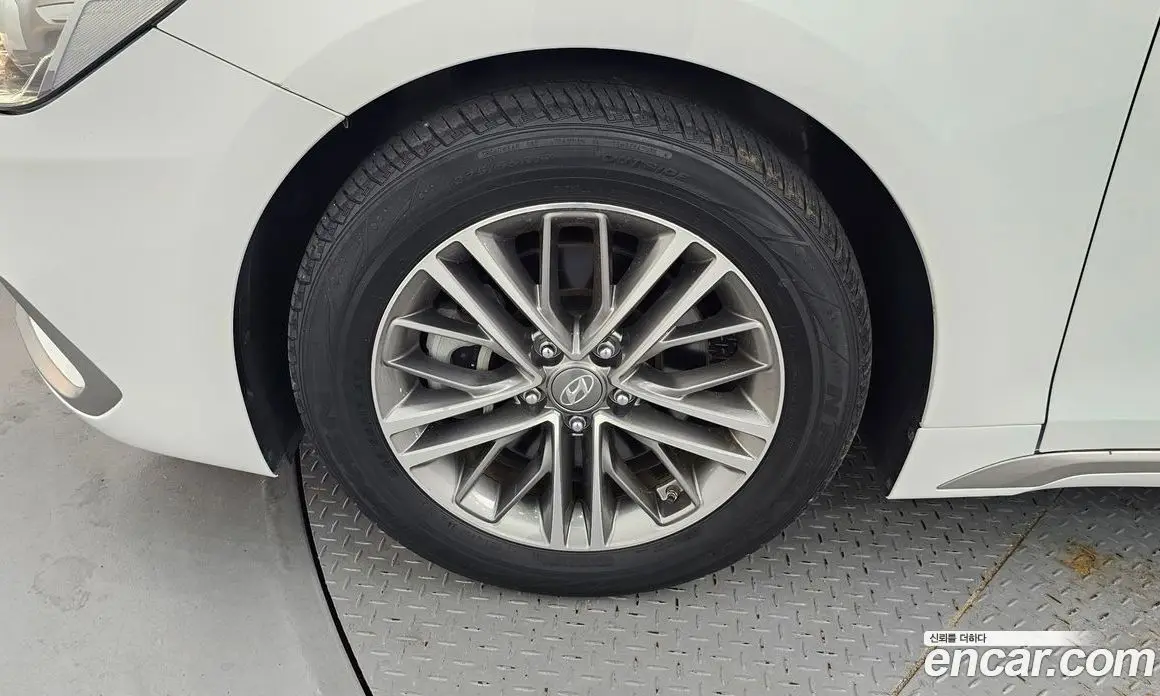 Hyundai Grandeur 2019 2.4 автомат (гидро), фото 5