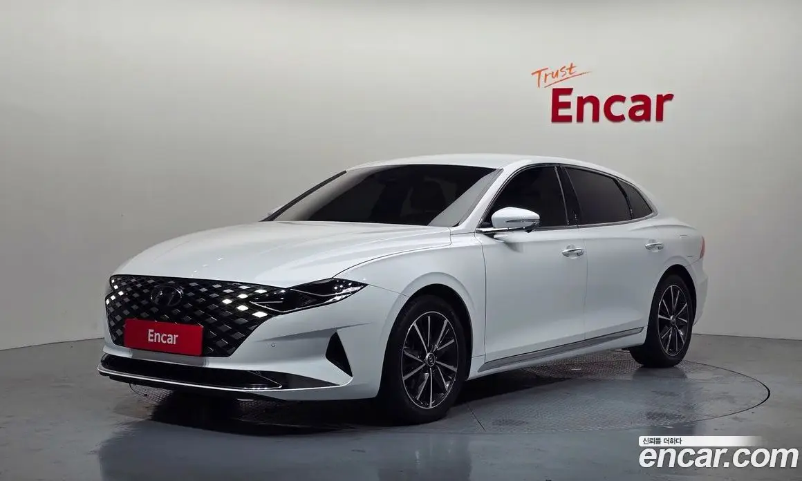 Hyundai Grandeur 2022 2.5 автомат (гидро), фото 1 Hyundai Grandeur 2022 2.5 автомат (гидро), фото 1