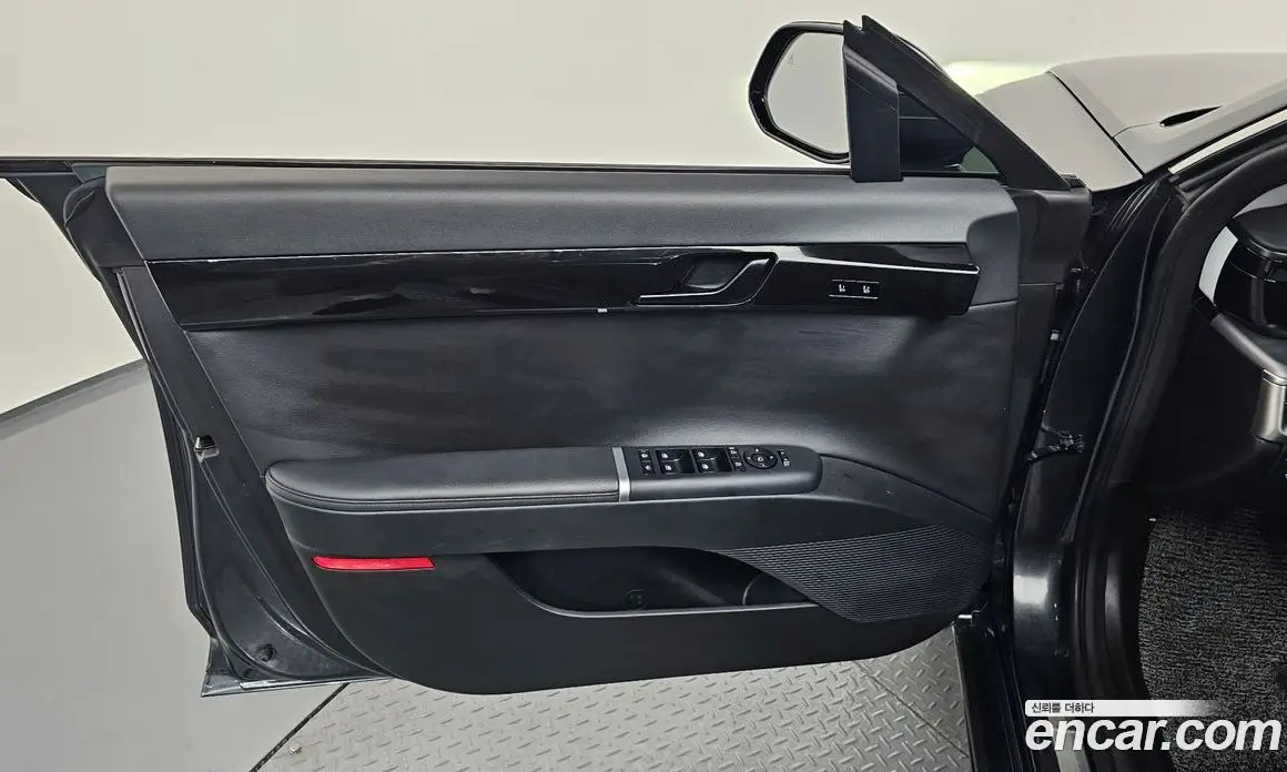 Hyundai Grandeur 2023 1.6 автомат (гидро), фото 14