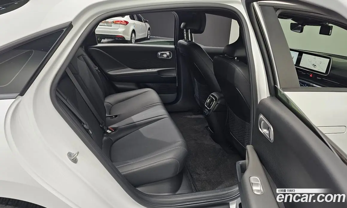 Hyundai Ioniq 6 2025 0.1 автомат (гидро), фото 11 Hyundai Ioniq 6 2025 0.1 автомат (гидро), фото 11