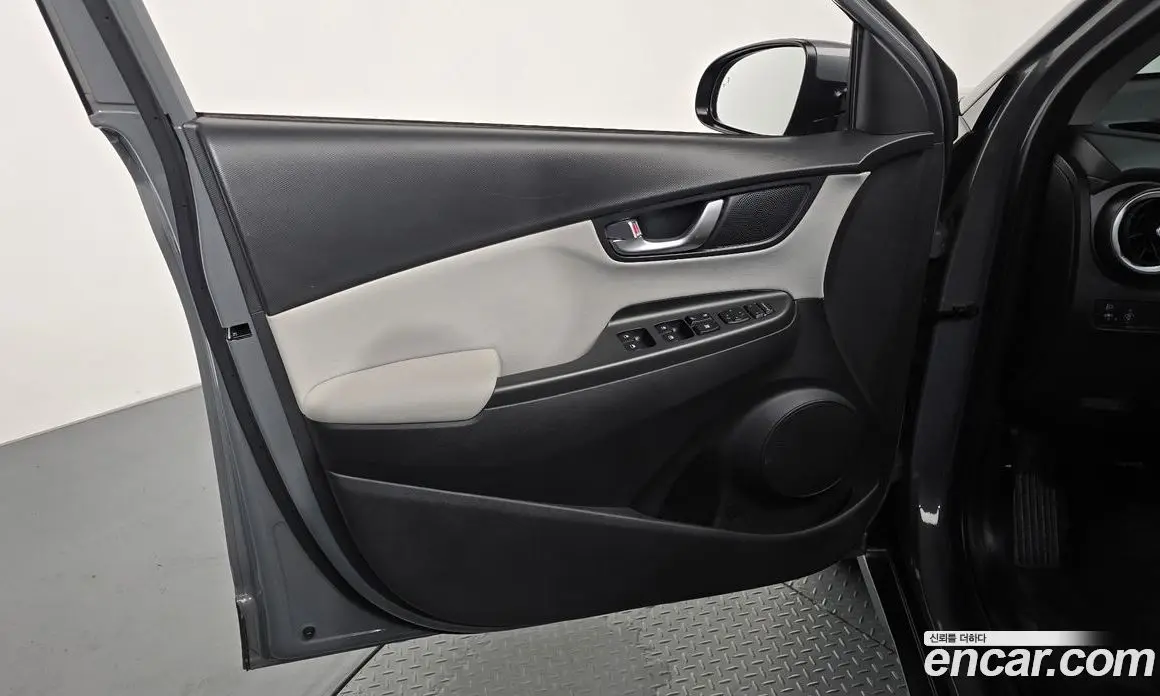Hyundai Kona 2021 1.6 автомат (гидро), фото 13