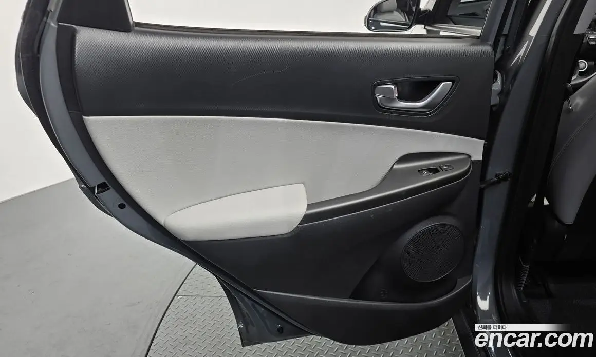 Hyundai Kona 2021 1.6 автомат (гидро), фото 14