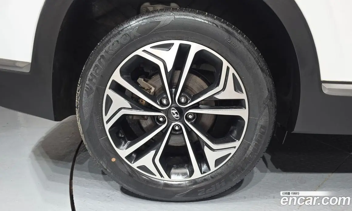 Hyundai Santa Fe 2019 2.0 автомат (гидро), фото 5 Hyundai Santa Fe 2019 2.0 автомат (гидро), фото 5