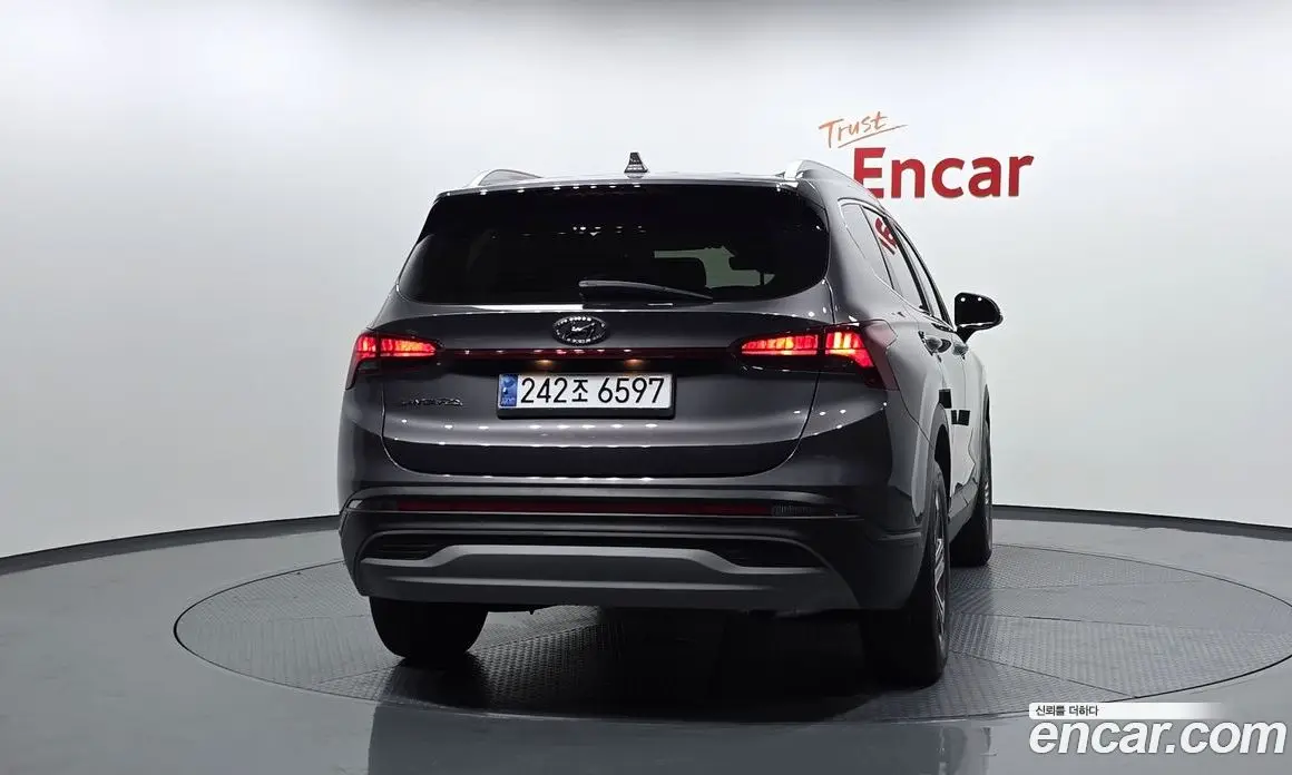Hyundai Santa Fe 2022 2.2 автомат (гидро), фото 4