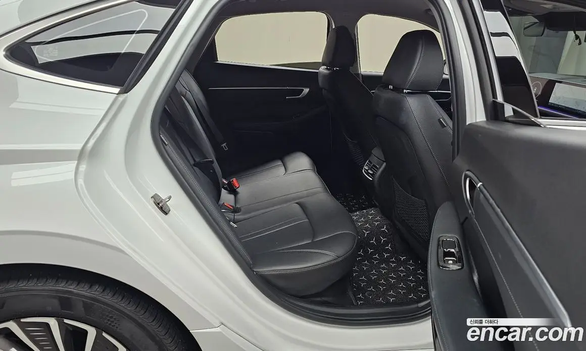Hyundai Sonata 2025 2.0 автомат (гидро), фото 17