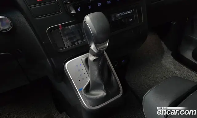 Hyundai Staria 2024 3.5 автомат (гидро), миниатюра 12