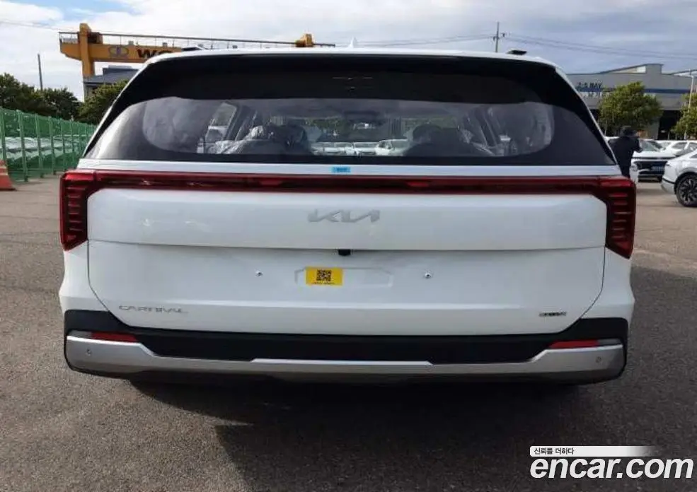 Kia Carnival 2026 1.6 автомат (гидро), фото 3