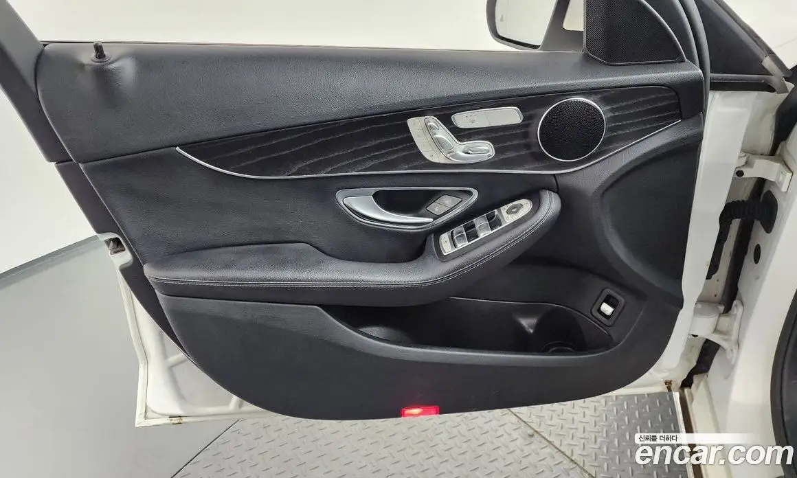 Mercedes-Benz C-Class 2019 1.9 автомат (гидро), фото 14 Mercedes-Benz C-Class 2019 1.9 автомат (гидро), фото 14