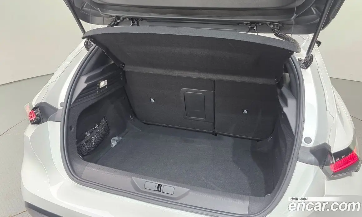 Peugeot 308 2023 1.5 автомат (гидро), фото 34