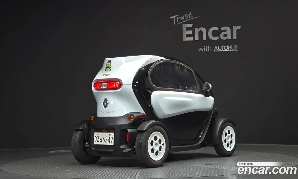 Renault (Samsung) Twizy 2019 0.1 автомат (гидро), фото 2 Renault (Samsung) Twizy 2019 0.1 автомат (гидро), фото 2