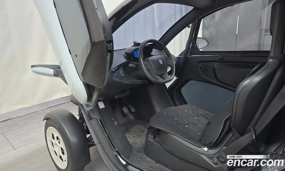 Renault (Samsung) Twizy 2019 0.1 автомат (гидро), фото 13 Renault (Samsung) Twizy 2019 0.1 автомат (гидро), фото 13