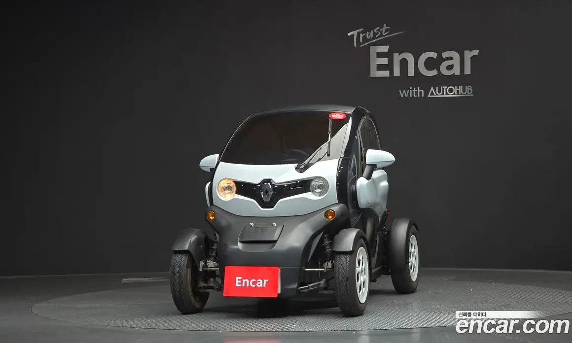 Renault (Samsung) Twizy 2019 0.1 автомат (гидро), фото 3 Renault (Samsung) Twizy 2019 0.1 автомат (гидро), фото 3