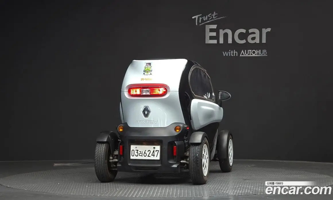 Renault (Samsung) Twizy 2019 0.1 автомат (гидро), фото 4 Renault (Samsung) Twizy 2019 0.1 автомат (гидро), фото 4