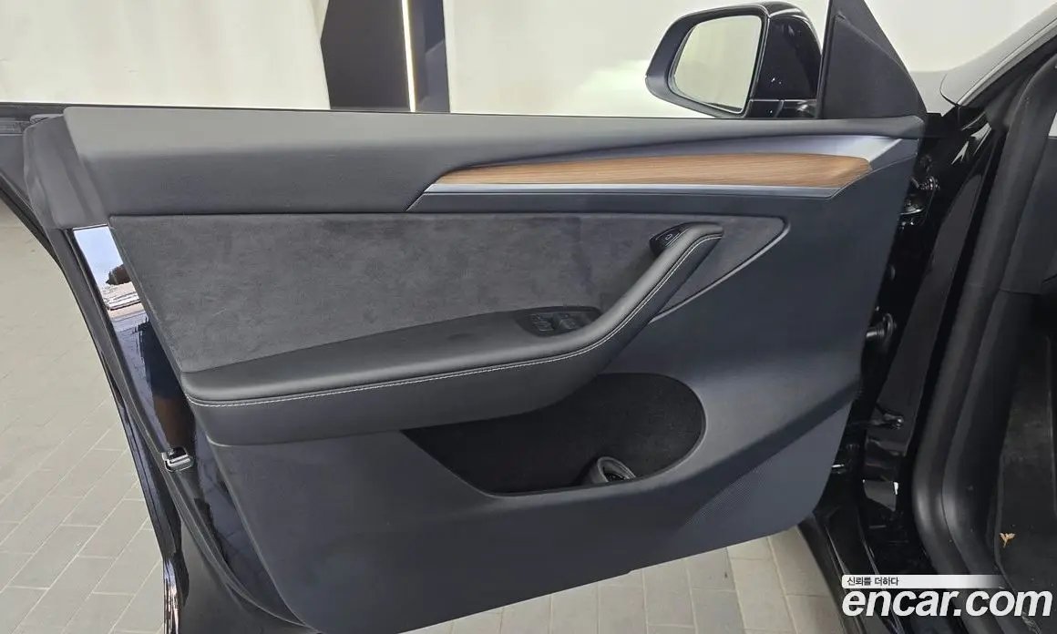Tesla Model Y 2024 0.2 автомат (гидро), фото 14 Tesla Model Y 2024 0.2 автомат (гидро), фото 14