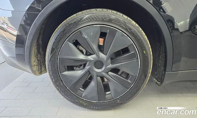Tesla Model Y 2024 0.2 автомат (гидро), миниатюра 5 Tesla Model Y 2024 0.2 автомат (гидро), миниатюра 5