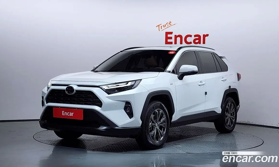 Toyota RAV4 2025 2.5 автомат (гидро), фото 1 Toyota RAV4 2025 2.5 автомат (гидро), фото 1