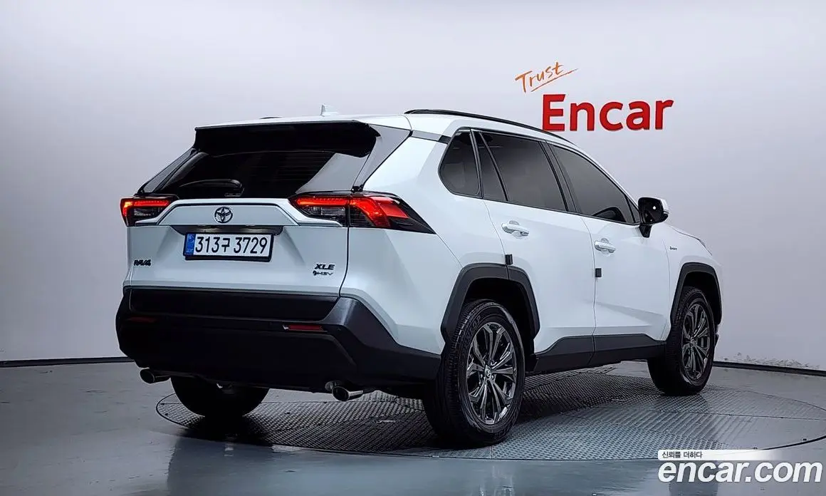 Toyota RAV4 2025 2.5 автомат (гидро), фото 2 Toyota RAV4 2025 2.5 автомат (гидро), фото 2